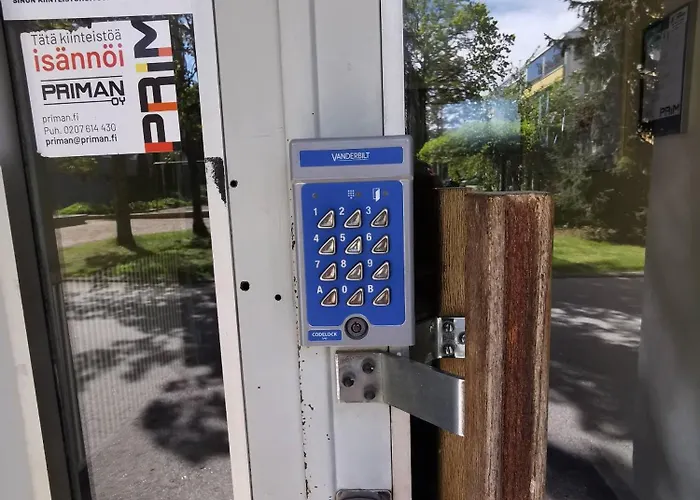 Cozy In & Free E-parking