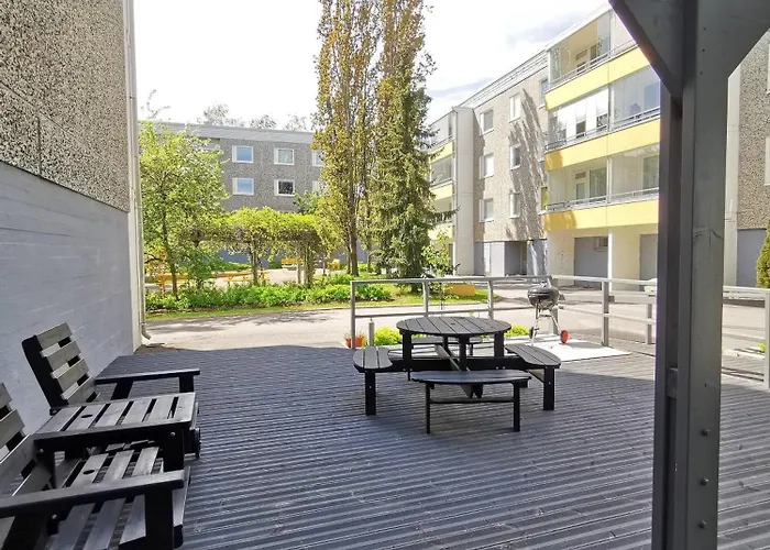 Cozy In & Free E-parking