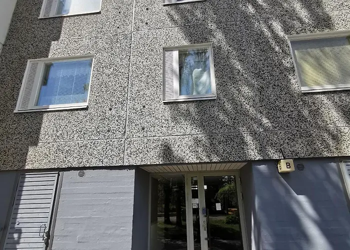 Cozy In & Free E-parking